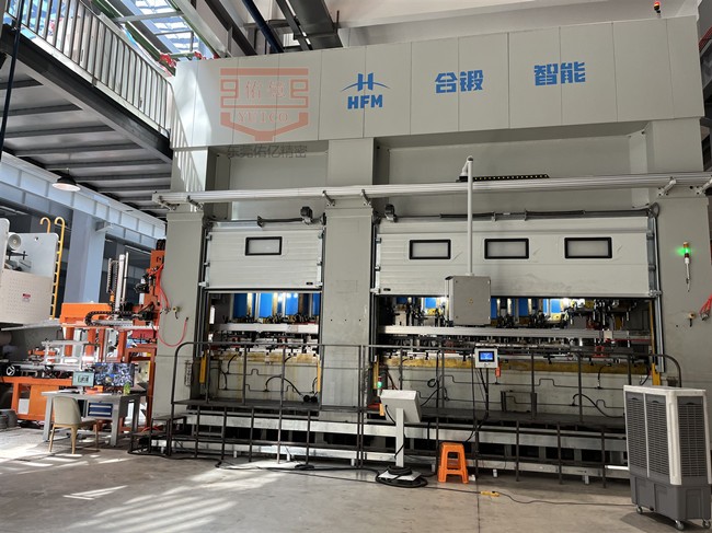 沖壓自動化三次元機械手有哪些特點？適合那些生產(chǎn)環(huán)境？